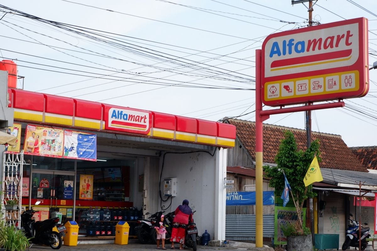 Alfamart Taman Gading: Pusat Kebutuhan Harian di Tengah Keramaian Cilacap